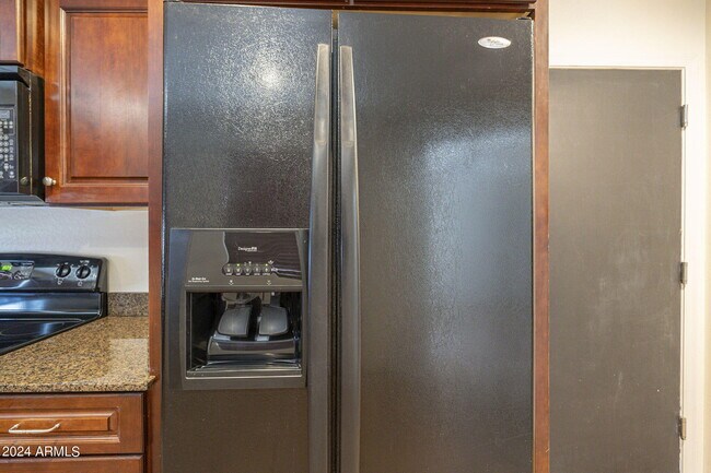 Building Photo - 2873 E Bart St