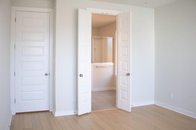 Building Photo - 123 Table Top Bnd