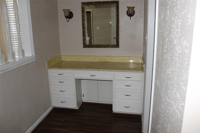 Building Photo - 2248 US Hwy 77a S