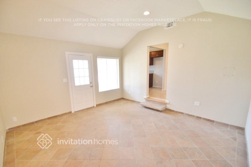 Building Photo - 6990 Malibu Dr