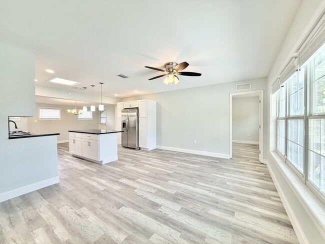 Building Photo - 9401 88th Way N