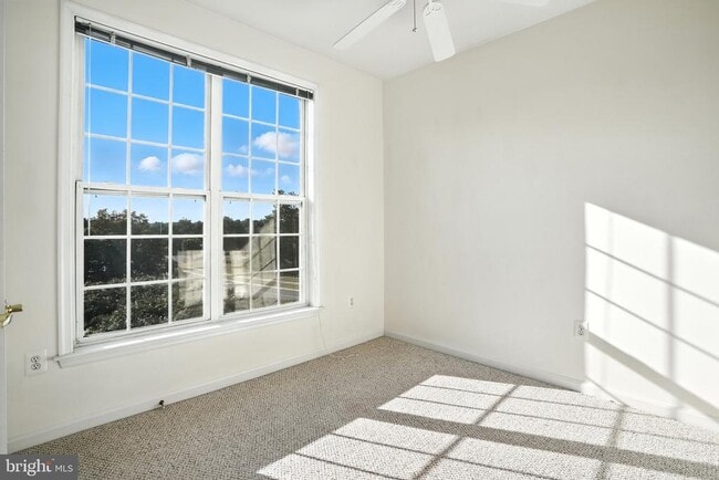 Building Photo - 12180 Abington Hall Pl