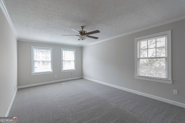 Building Photo - 3165 Henderson Walk