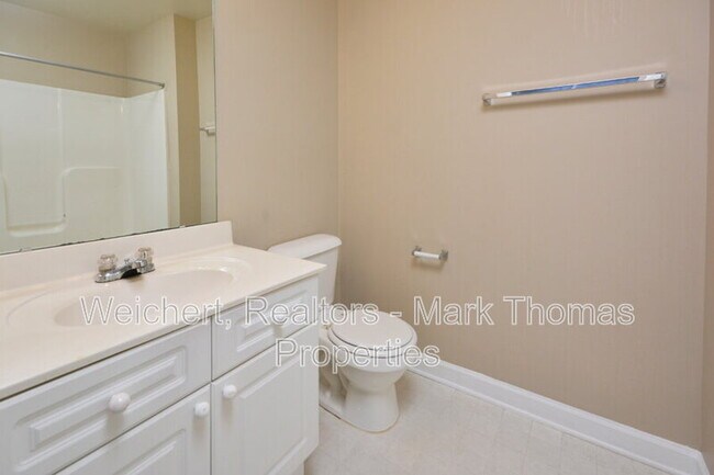 Building Photo - 929 Morreene Rd