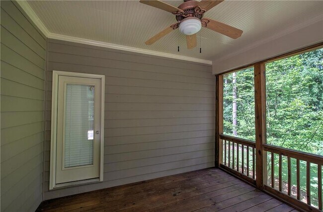 Building Photo - 2320 Starr Lake Dr NW