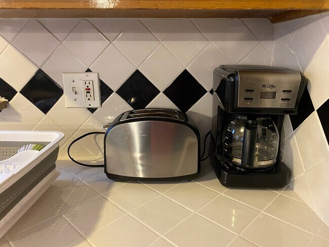 Building Photo - 1310 Forest Hills Blvd