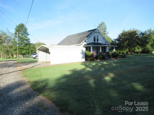 Building Photo - 2639 Emmanuel Church Rd