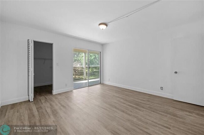 Building Photo - 2202 Lucaya Bend