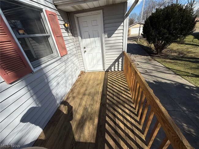 Building Photo - 604 Harger St