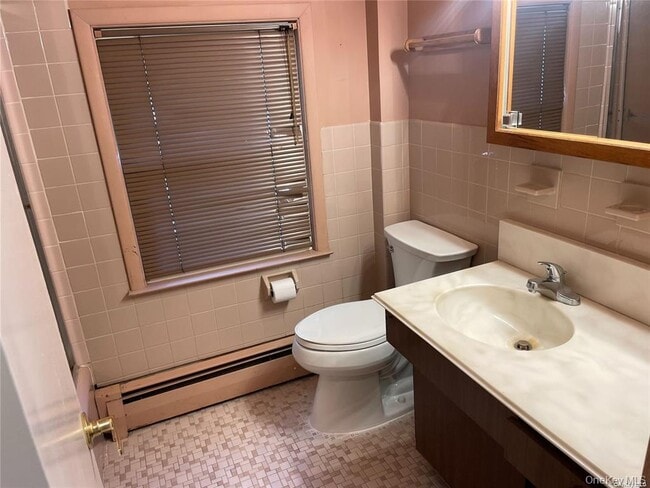 Building Photo - 217 Greeley Ave