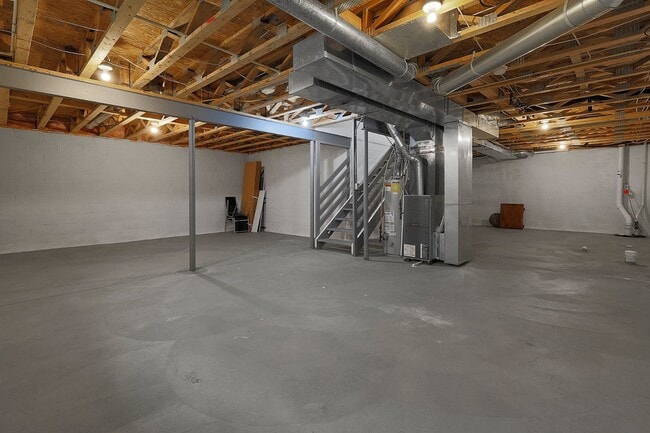 Building Photo - 299 Iris Trail Dr