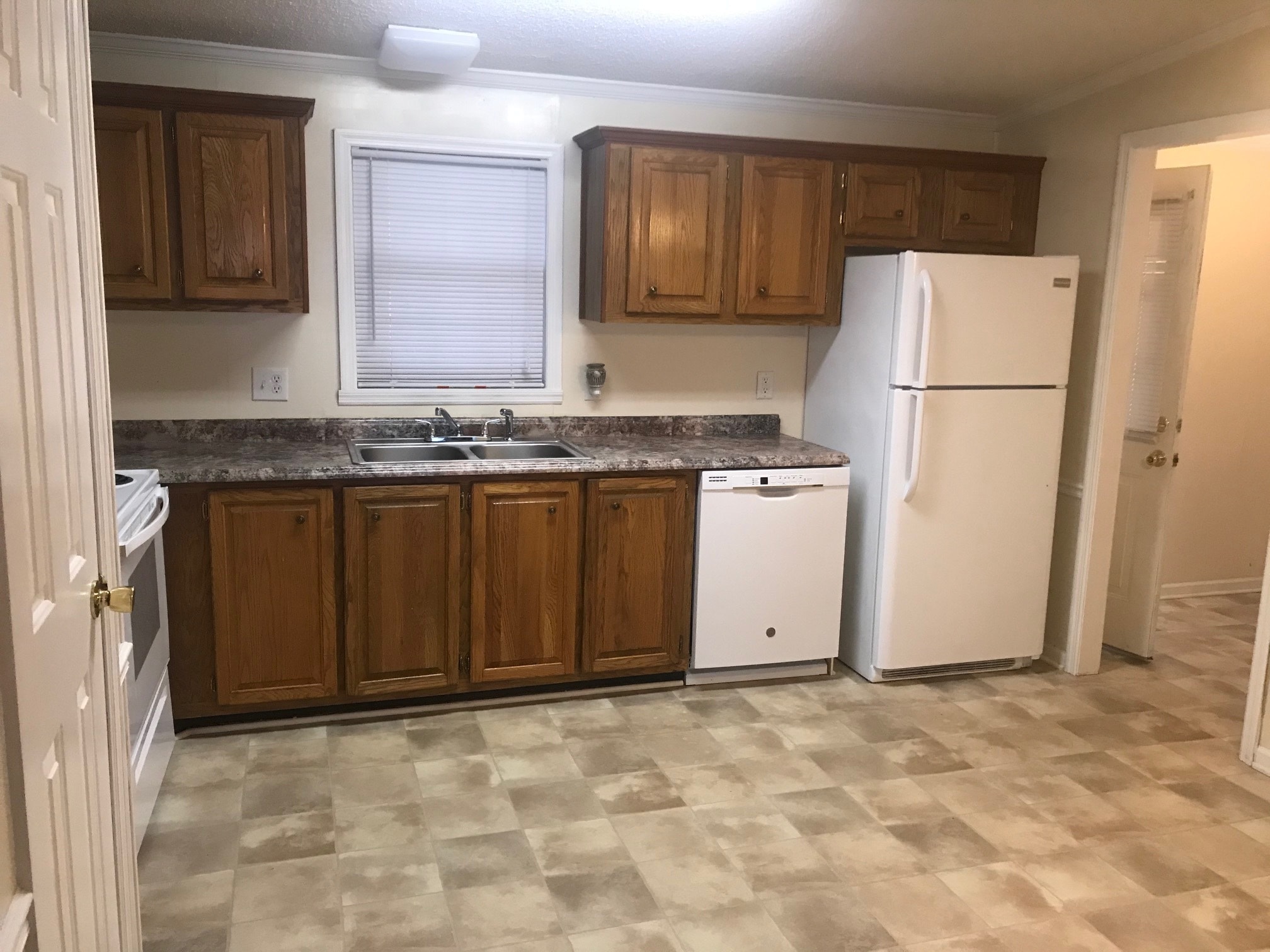 Kitchen-New appliances, flooring, counter top, sink, plumbing fixtures - 937 Cheeks Lane