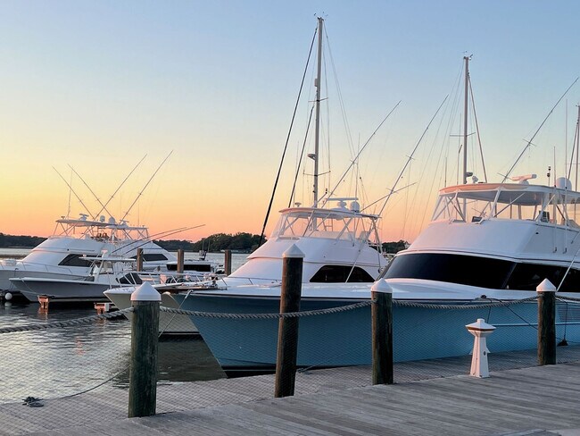 Building Photo - 2808 Seabrook Island Rd