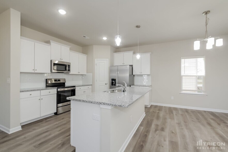 Building Photo - 123 Spring Knoll Dr