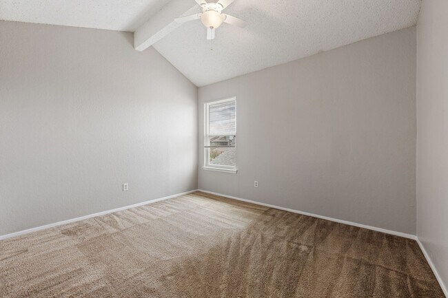 Building Photo - Rawhide Loop Duplex