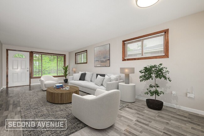 Building Photo - 219 Garden City Dr