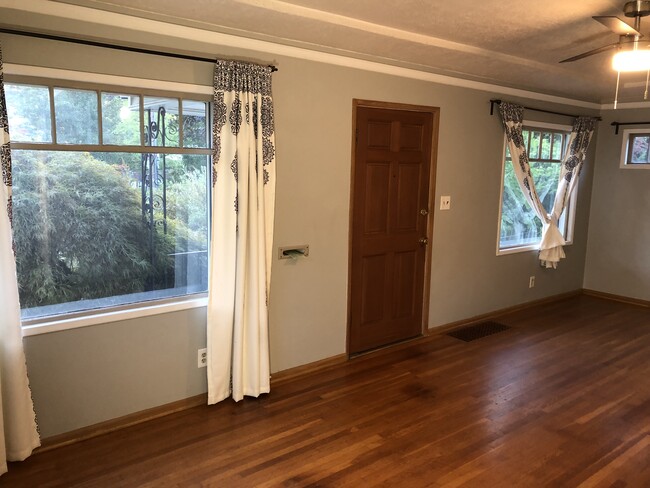 front door / living room - 3218 SE 59th Avenue