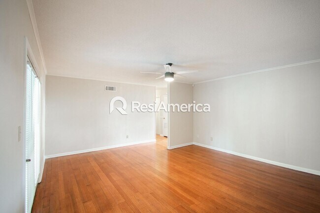 Building Photo - Newly Renovated 3BR/2B home in Bartlett