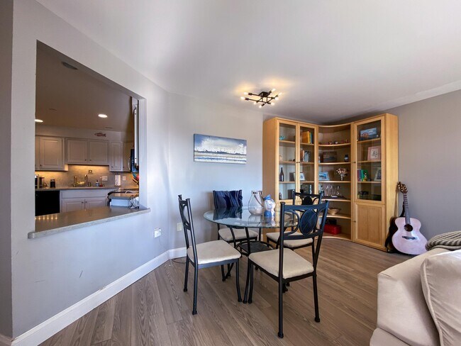 Building Photo - 601 N Segoe Rd