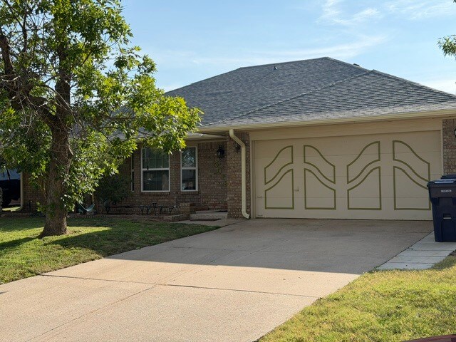 Building Photo - 10013 Carnie Cir