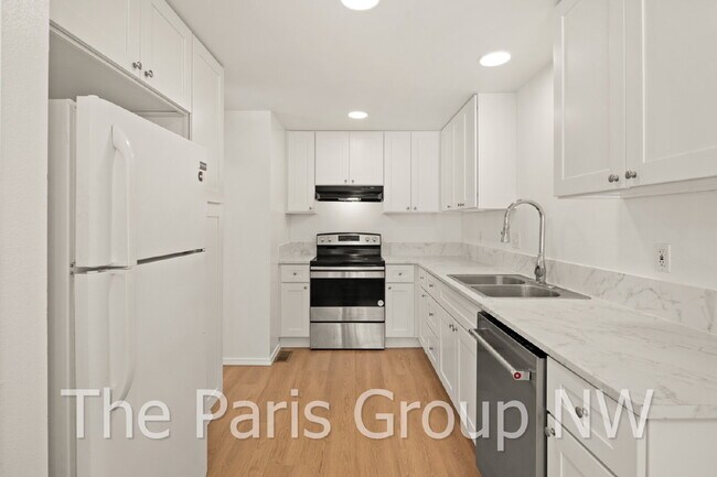 Building Photo - 1313 Monroe Ave NE