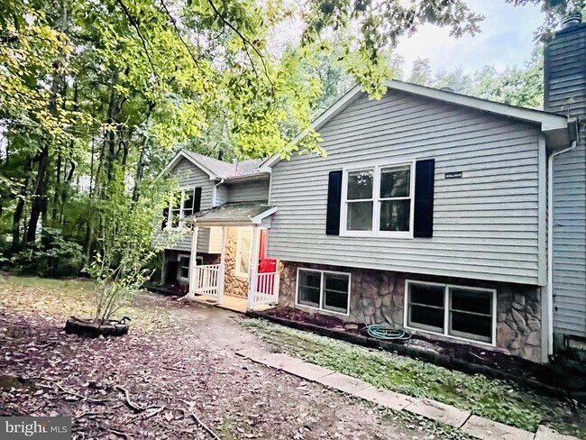 Building Photo - 12814 Plantation Dr