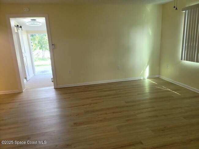 Building Photo - 1700 Chaucer Rd