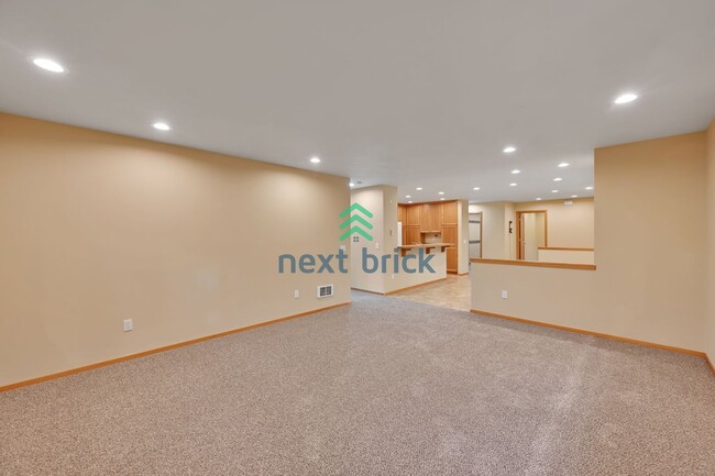 Building Photo - 2 BED & 2 BATH SINGLE FAMILY FOR RENT