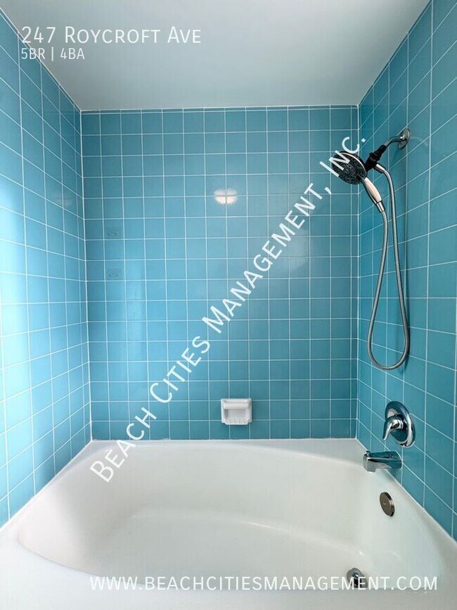 Building Photo - 247 Roycroft Ave