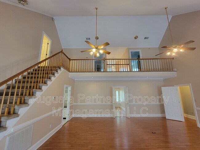 Building Photo - 650 Woodstone Way