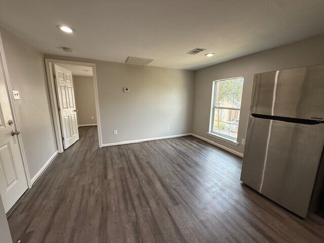 Building Photo - 2518 Gano St