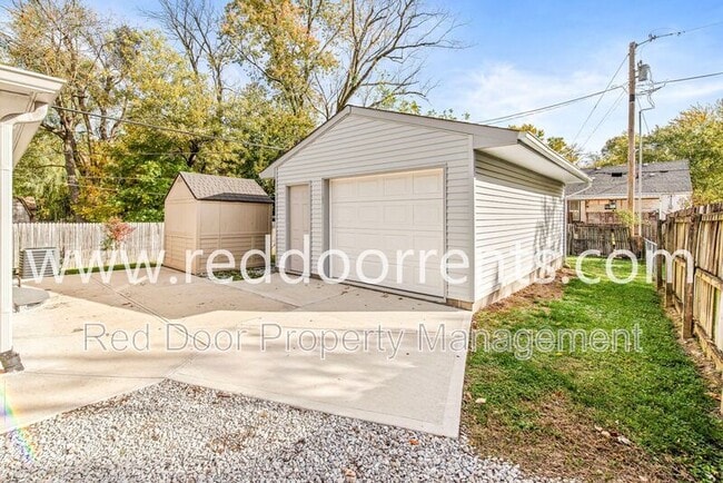 Building Photo - 1449 S Leland Ave