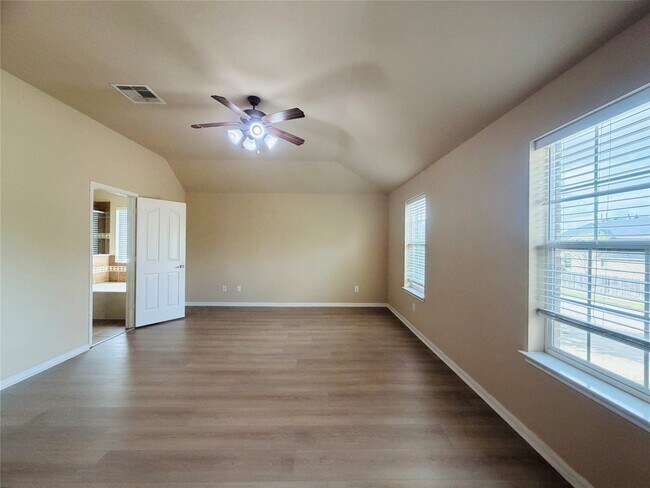 Building Photo - 246 Golden Grain Dr