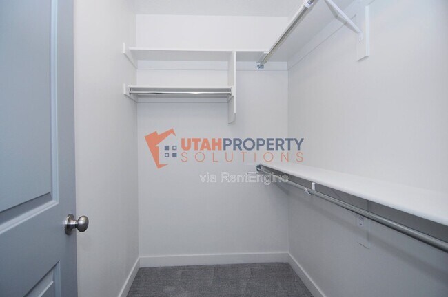 Building Photo - 967 W 540 S