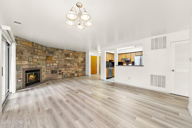 Building Photo - 309 Trinity Ct