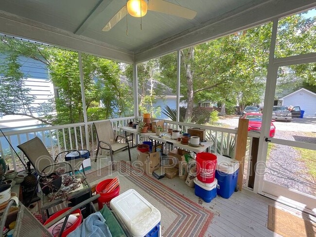 Building Photo - 5185 Celtic Dr