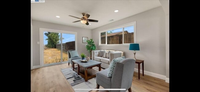 Building Photo - Single Story Home With Acreage