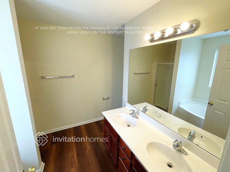 Building Photo - 3811 Cameron Creek Dr