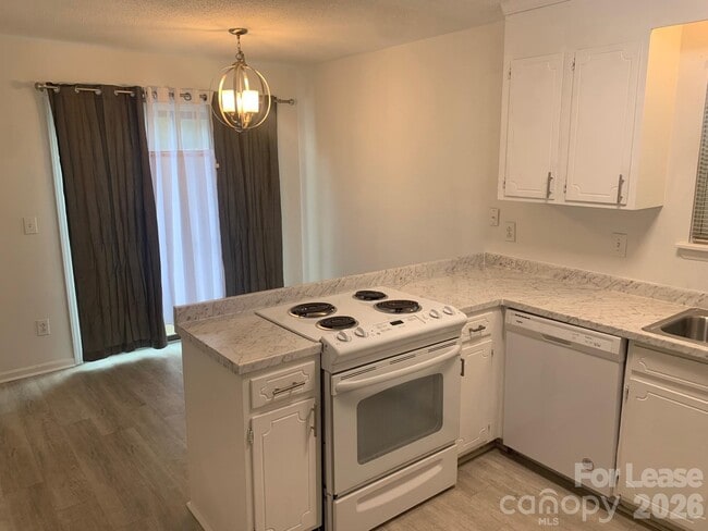 Building Photo - 10700 Blue Heron Dr