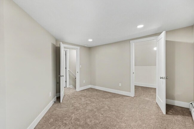 Building Photo - 8112 72nd Ave