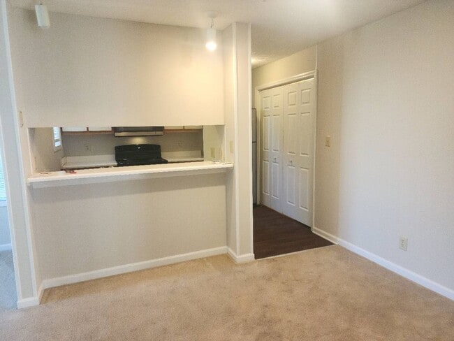 Building Photo - 300 Waterdown Dr