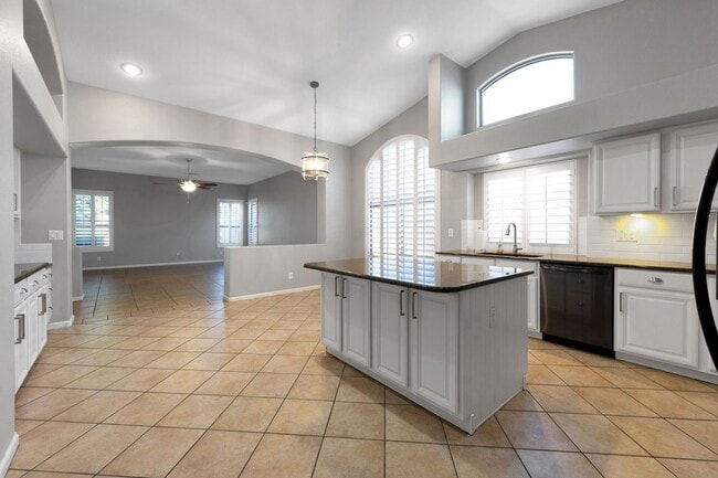 Building Photo - 3308 W Adobe Dam Rd