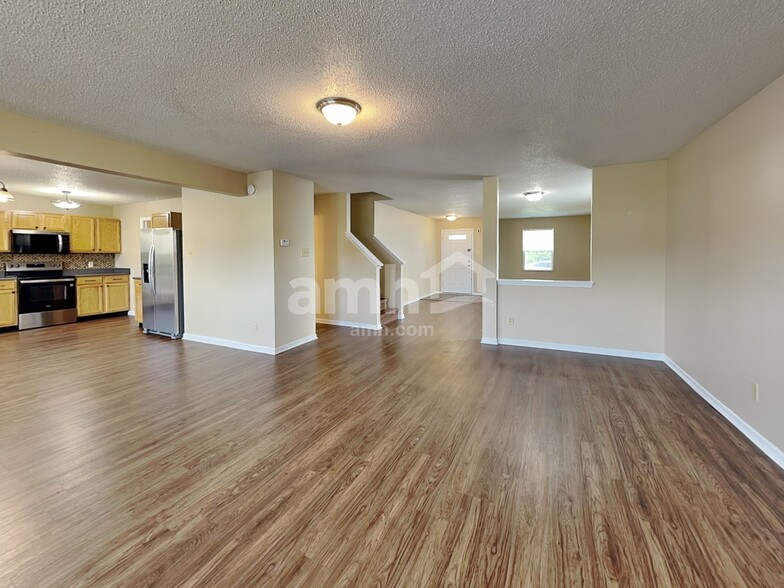 Building Photo - 10352 Fairmont Ln