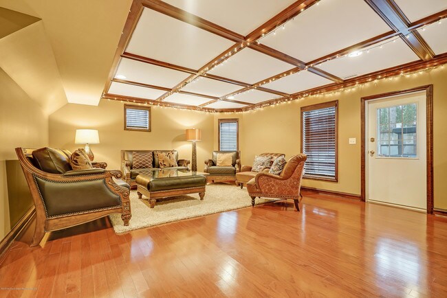 Building Photo - 18 Mariners Bend