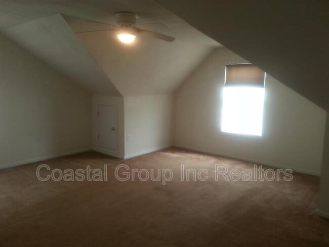 Building Photo - 620 Annaka Loop