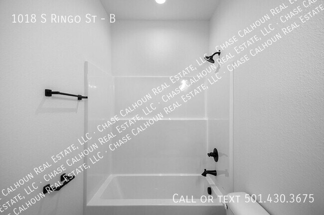 Building Photo - 1018 S Ringo St