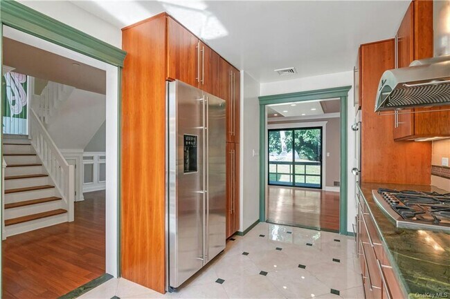 Building Photo - 126 Stone Oaks Dr