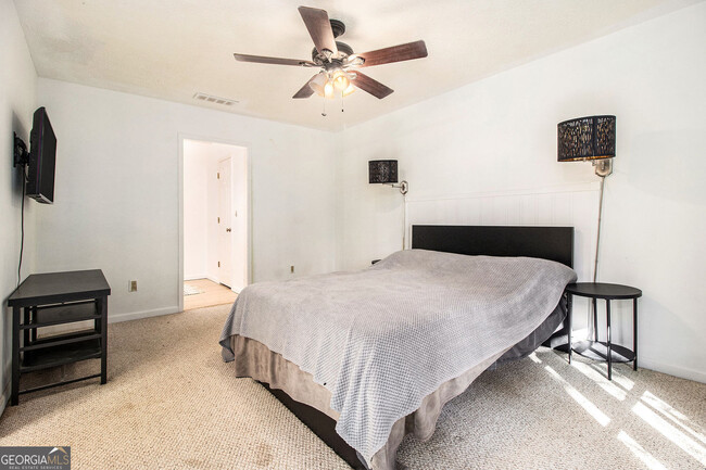 Building Photo - 8212 Lullwater Ct