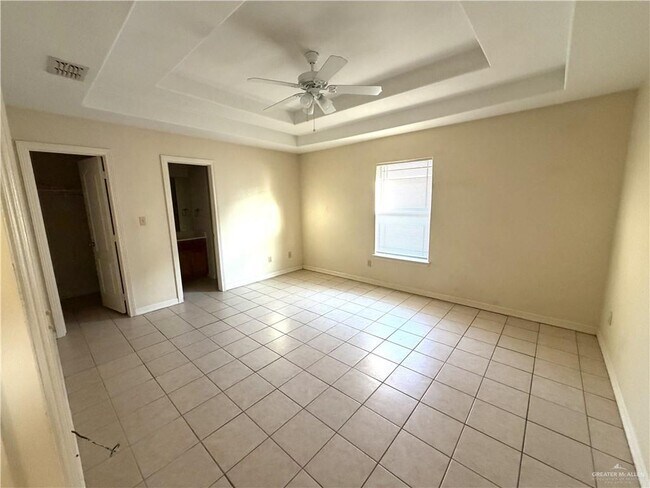 Building Photo - 14 Aruba Dr