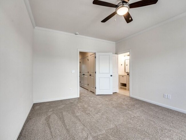 Building Photo - Luxury, Zero Maintenance Living Townhome